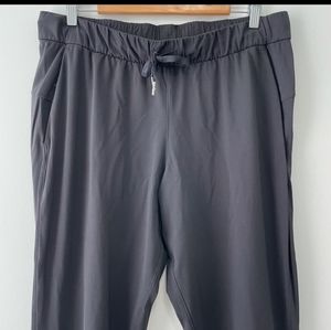 Lululemon On the Fly Jogger Black Luxtreme Sz 12